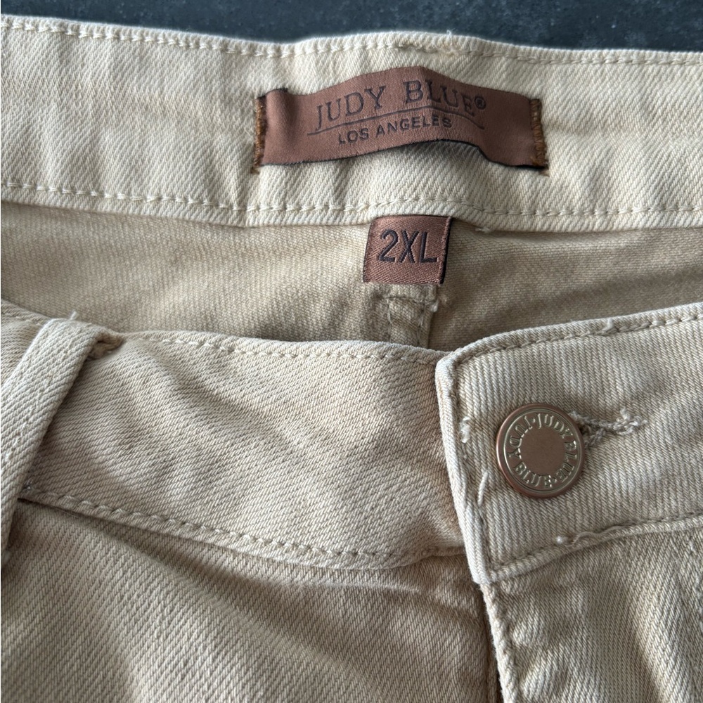 Judy Blue Light Tan Jean Bermuda Shorts 2XL